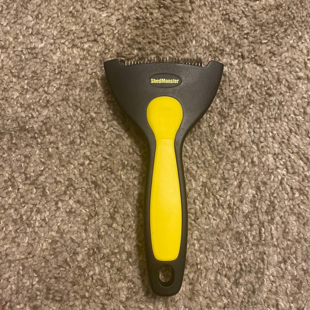 ShedMonster Pet Deshedding Brush